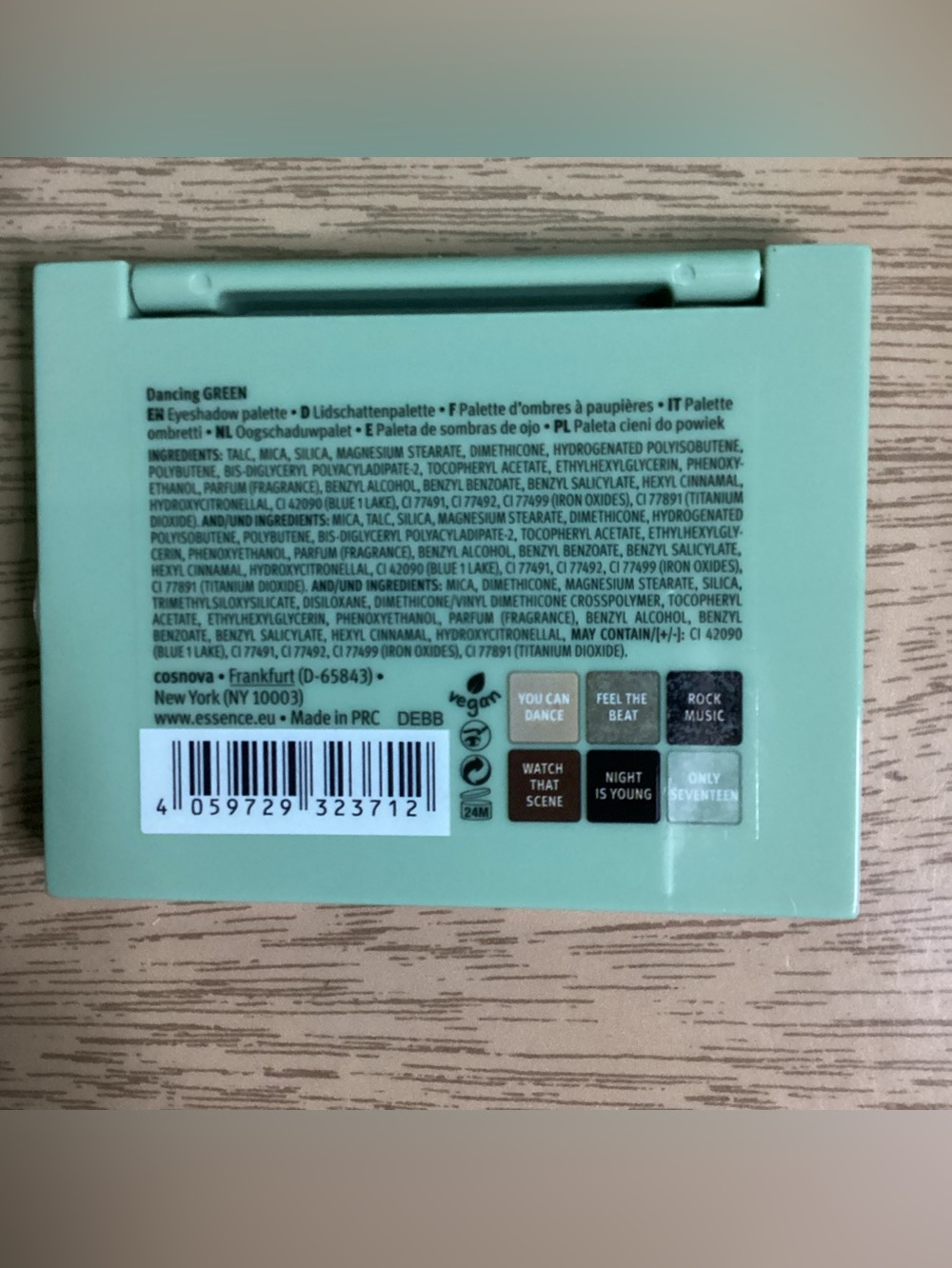 Essence Dancing Green Eyeshadow Palette New - Picture 3 of 4